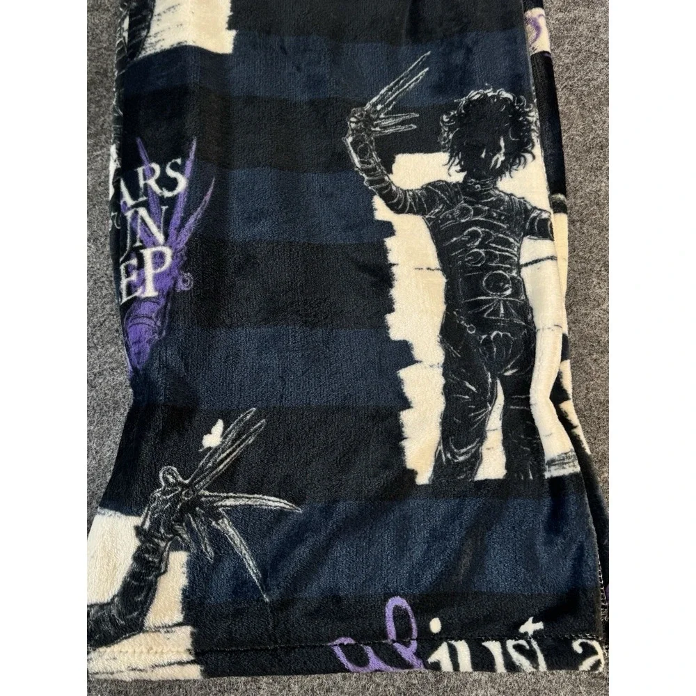 Edward Scissorhands Plush Throw Blanket 50x70 Super Soft Goth Halloween NWT